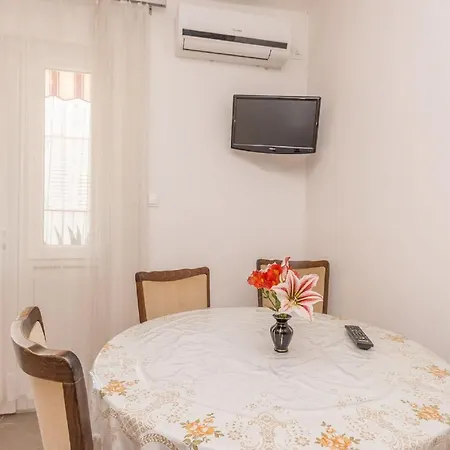 Karneol Apartman *