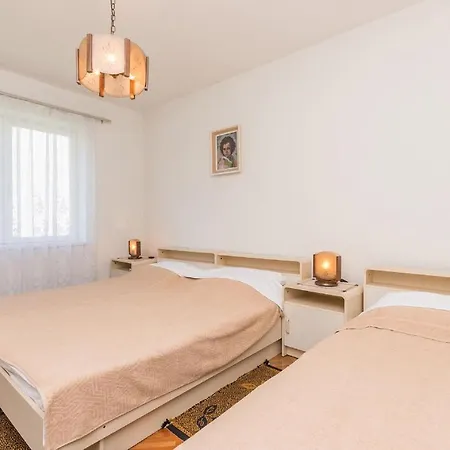 Karneol Apartman *
