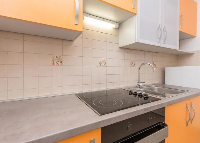 Karneol Biograd Na Moru